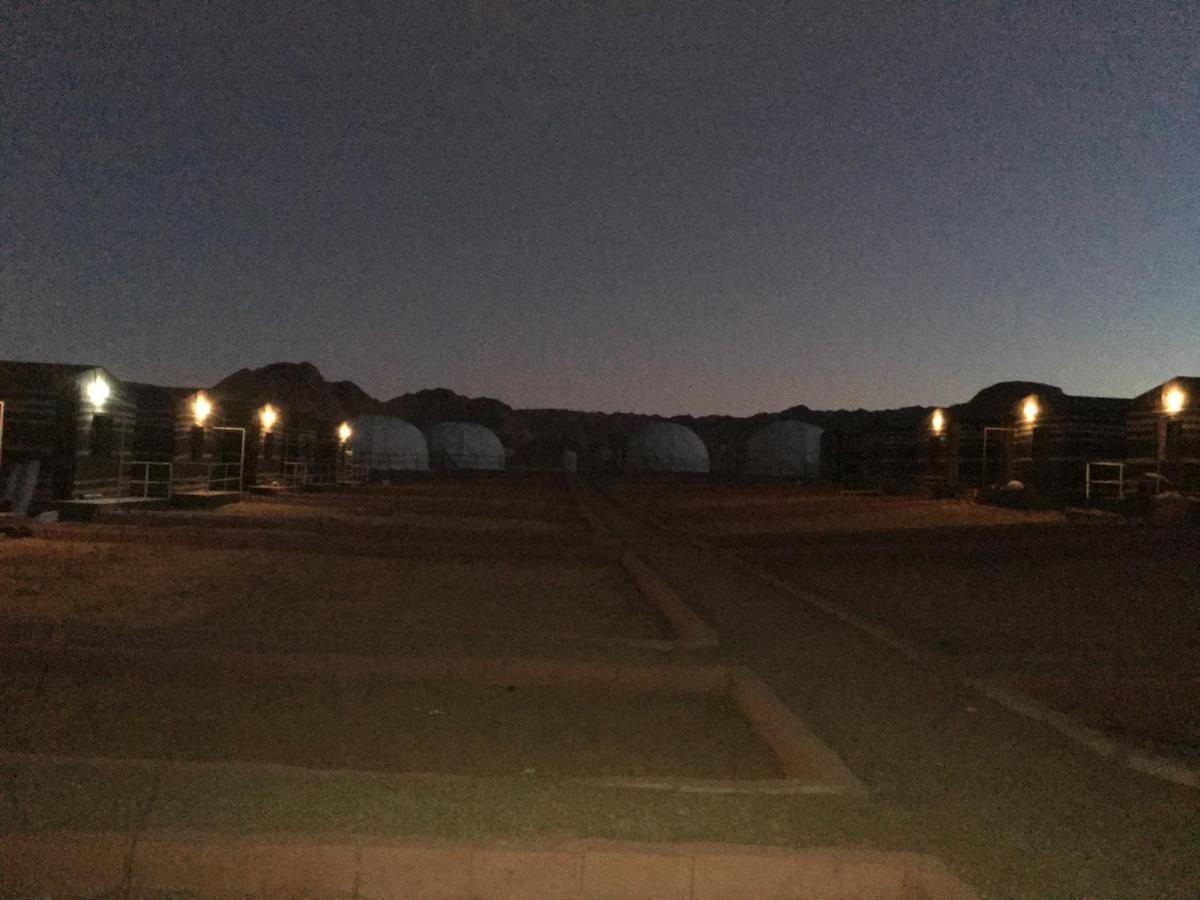 Hôtel Oryx Camp à Wadi Rum Extérieur photo